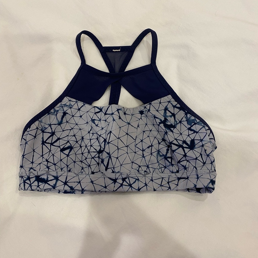 Lululemon high neck sports bra